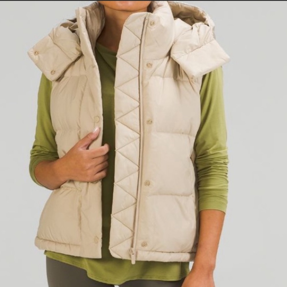SOLD!!      Lululemon Wunder Puff Trench Cropped Vest Size 4 🎄🎁 NWT Sold out - Picture 3 of 7